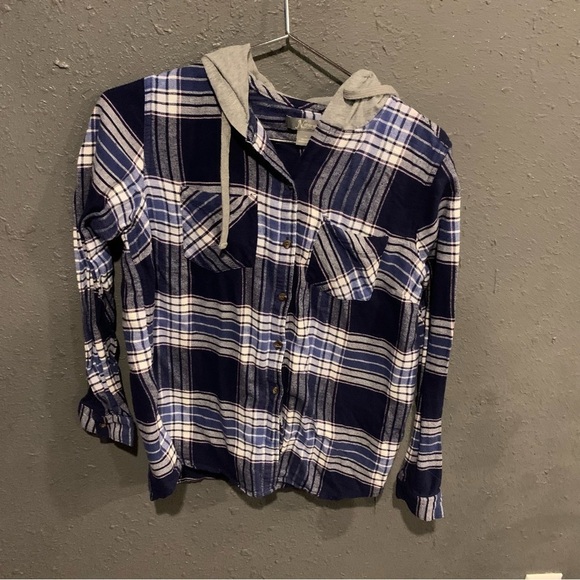 Women’s Natural Reflections Hooded Button Down Shirt - Picture 1 of 5